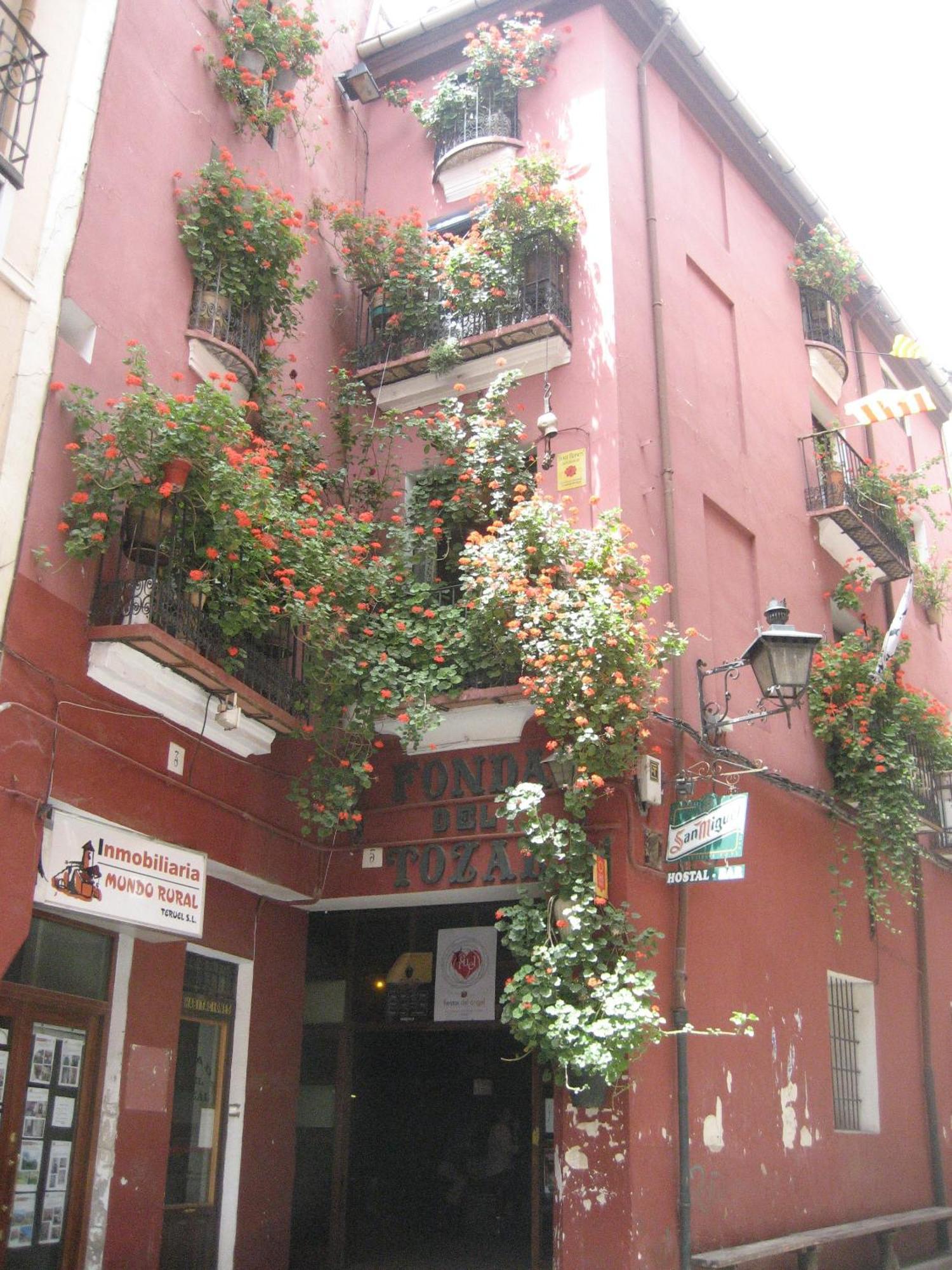 Fonda Del Tozal Hotel Teruel Bagian luar foto